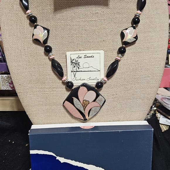Lee Sands Jewelry - Lee Sands Ceramic Necklace Set